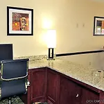Days Inn & Suites By Wyndham Houston / West Energy Corridor 