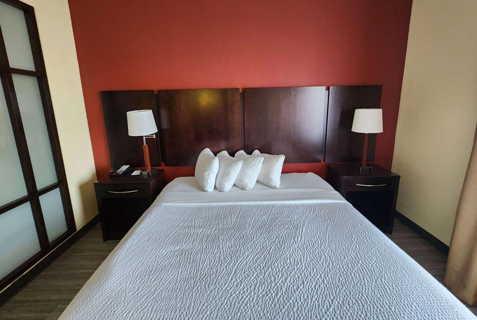Hotel Days & By Wyndham Houston / West Energy Corridor 3*