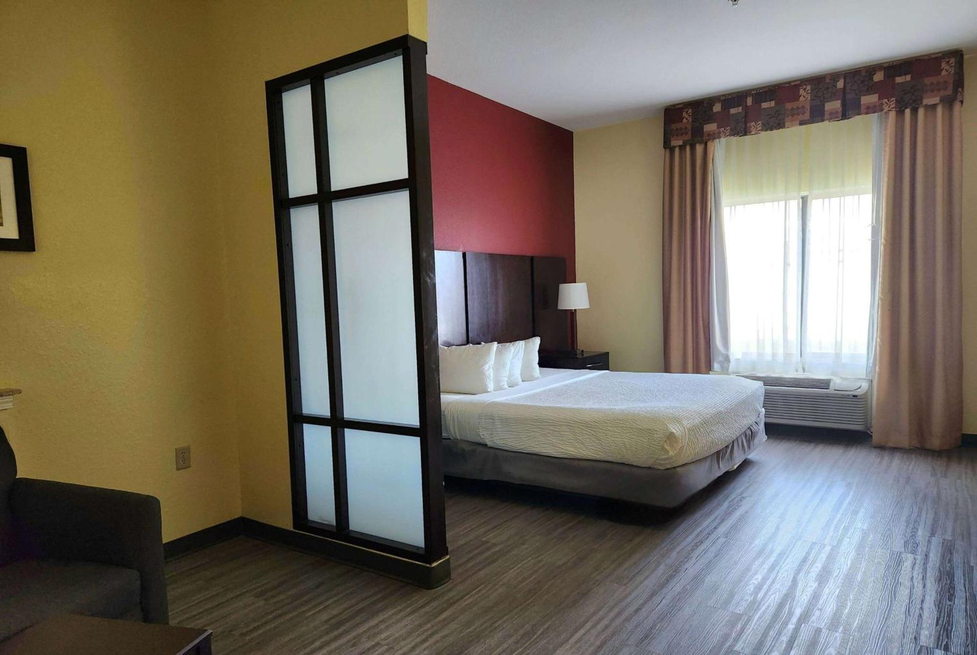 Days & By Wyndham Houston / West Energy Corridor Hotel 3*