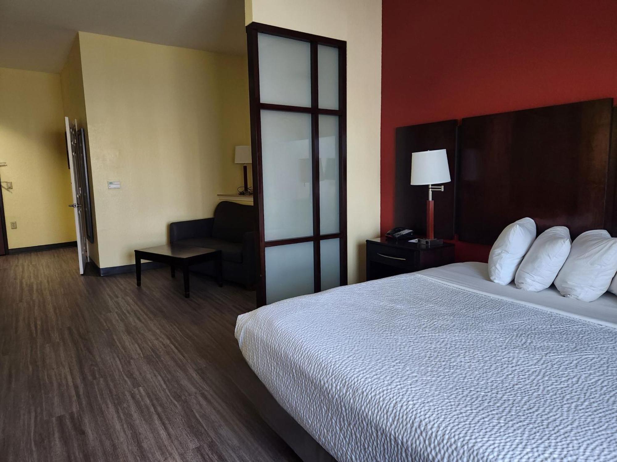 Days & By Wyndham Houston / West Energy Corridor 3*
