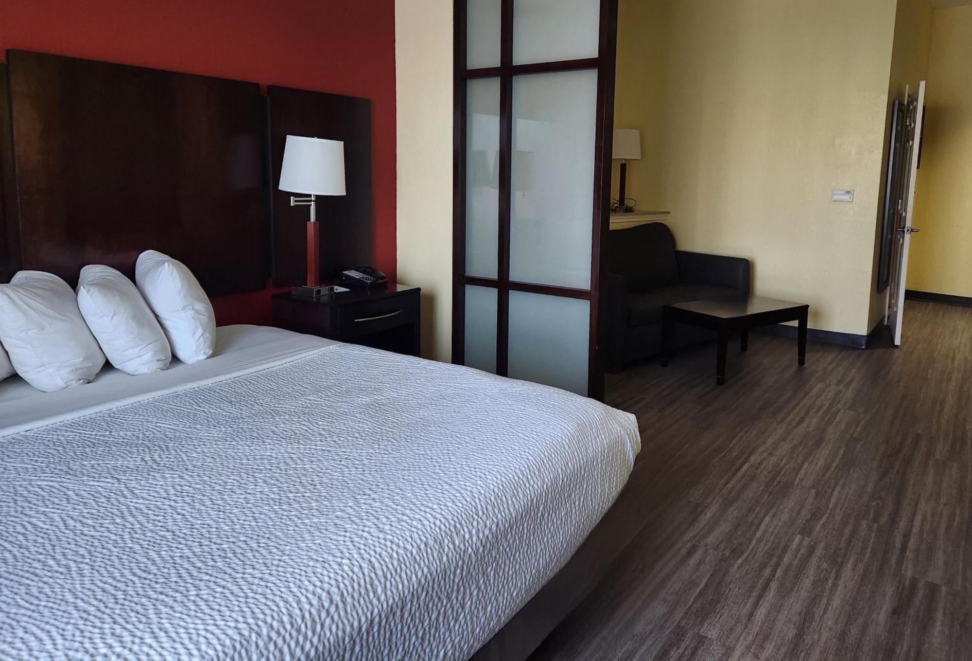 Hotel Days & By Wyndham Houston / West Energy Corridor