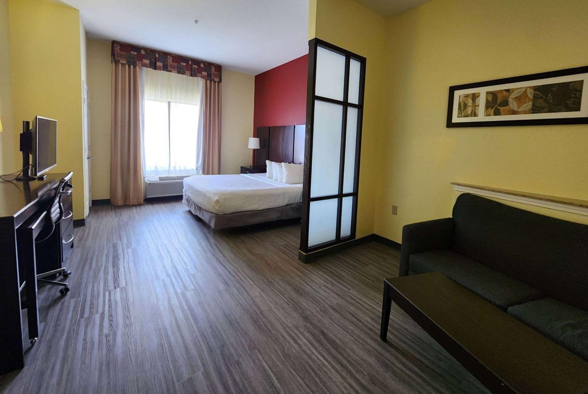 Days & By Wyndham Houston / West Energy Corridor 3*